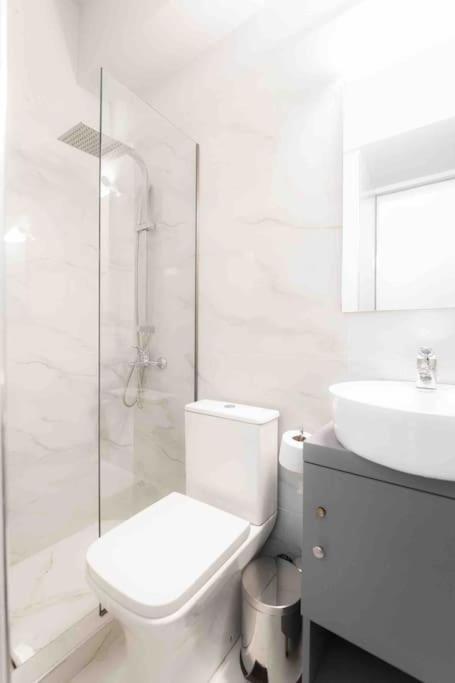 Lux Seaside Apartment By Volos Hospitality 外观 照片